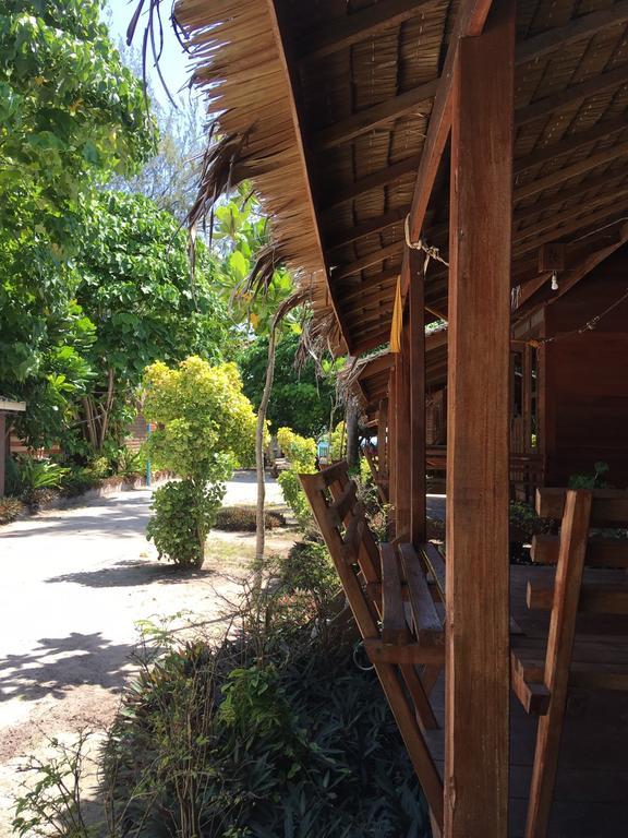 Zanom Sunrise Beach Resort Koh Lipe Exteriör bild