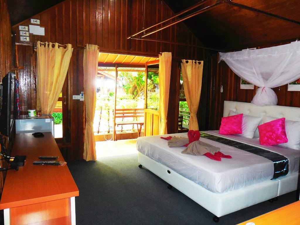Zanom Sunrise Beach Resort Koh Lipe Exteriör bild