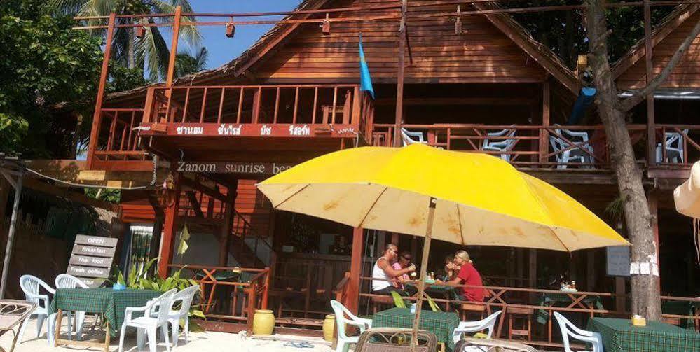 Zanom Sunrise Beach Resort Koh Lipe Exteriör bild