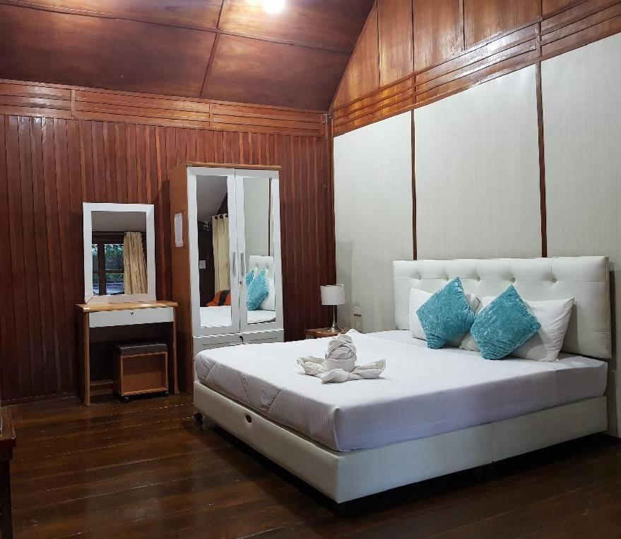 Zanom Sunrise Beach Resort Koh Lipe Exteriör bild