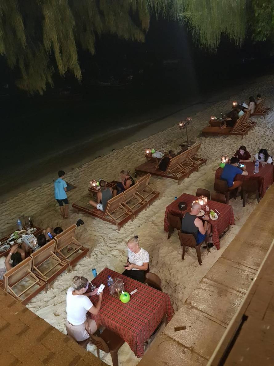 Zanom Sunrise Beach Resort Koh Lipe Exteriör bild