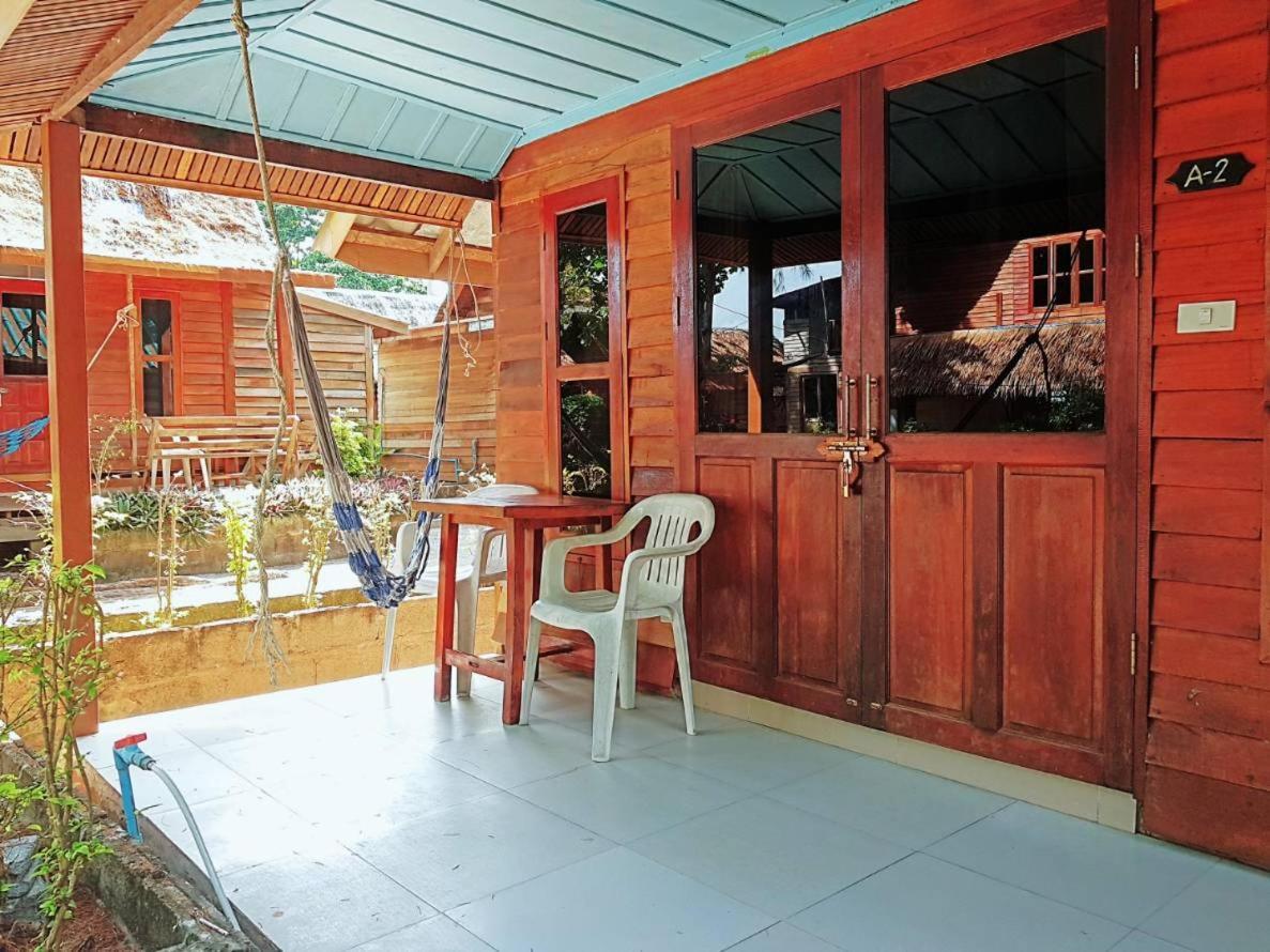 Zanom Sunrise Beach Resort Koh Lipe Exteriör bild